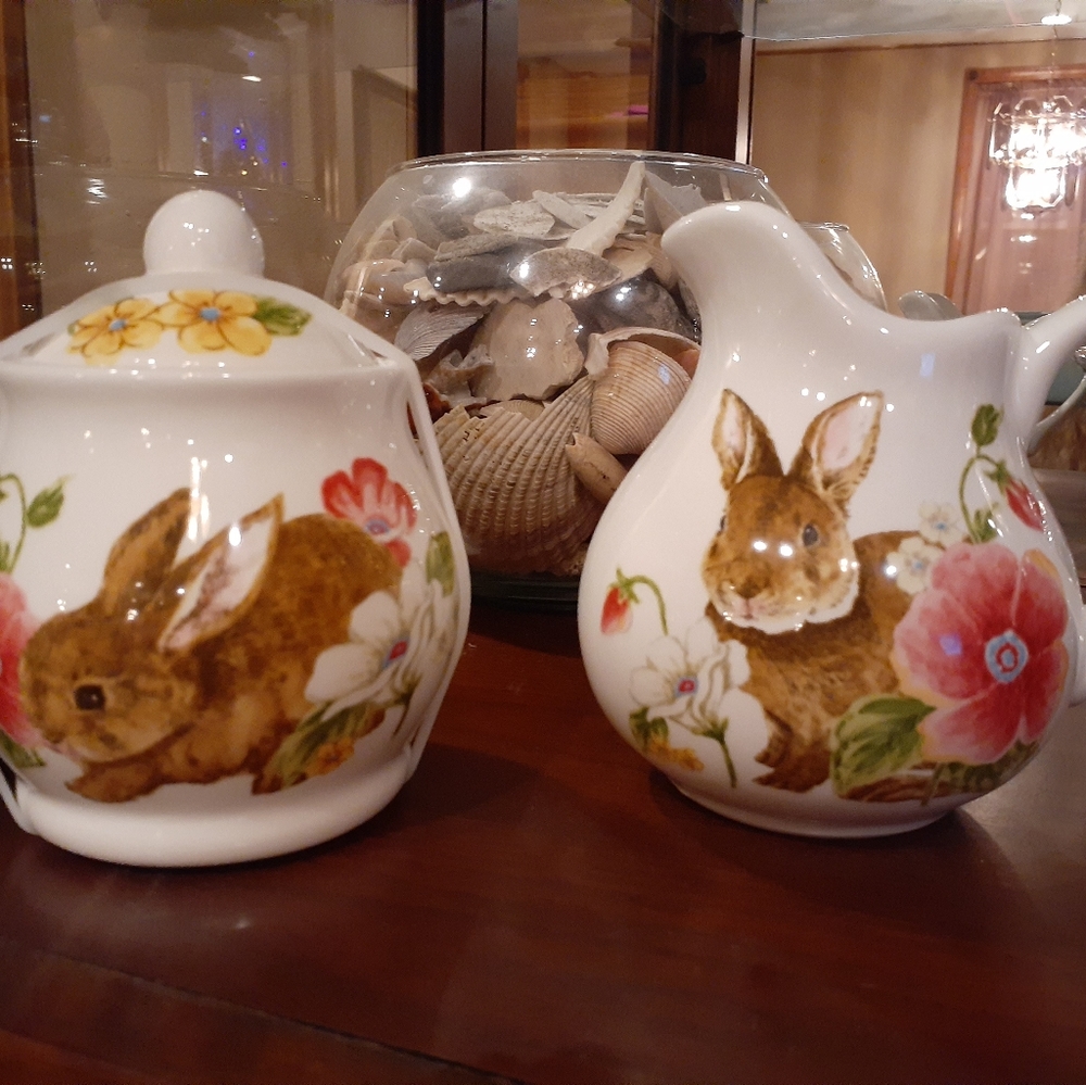 Easter Sugar and Creamer set